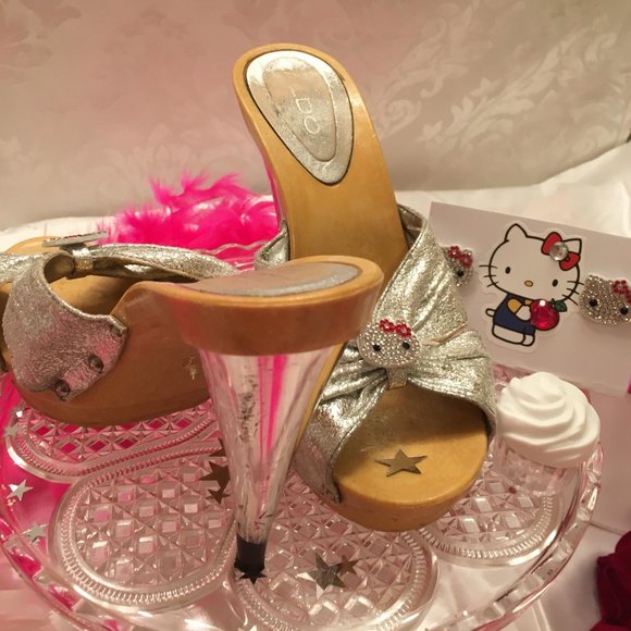 adorbale vinatge y2k heels and earings with crystal hello kitty details! - Picture 7 of 10